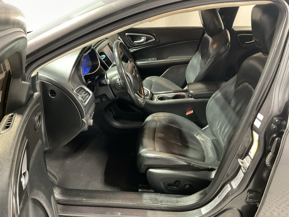2017 Chrysler 200 Limited