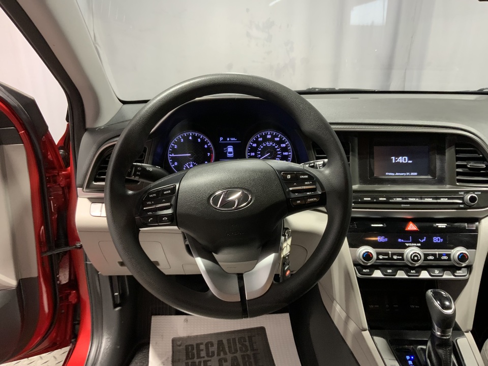 2020 Hyundai Elantra SE 6AT