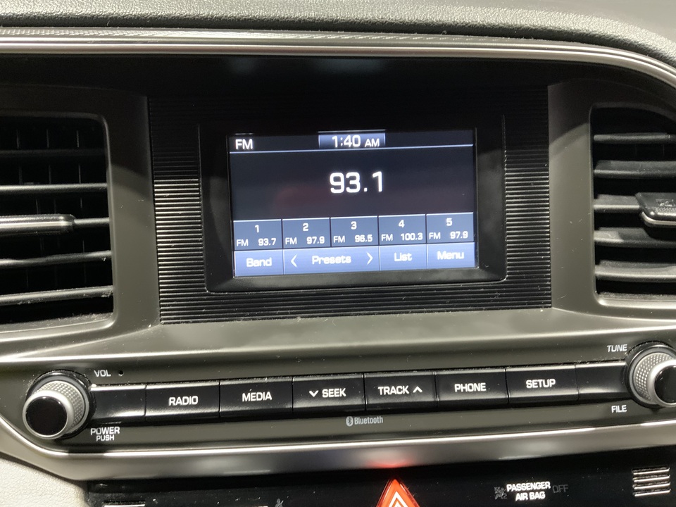 2020 Hyundai Elantra SE 6AT