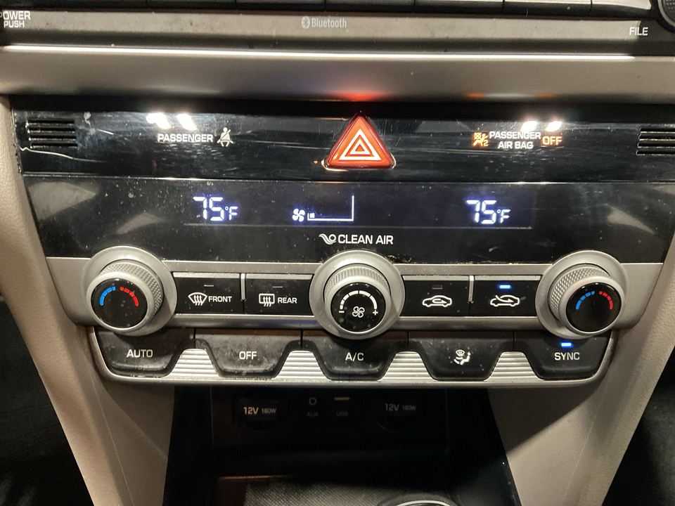 2020 Hyundai Elantra SE 6AT