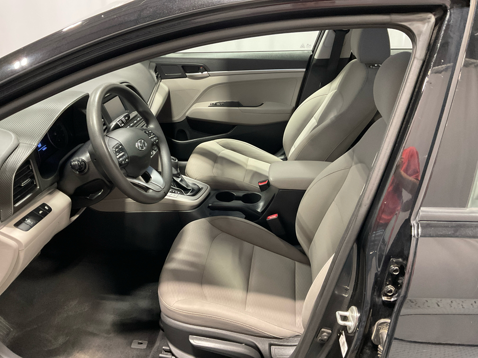 2020 Hyundai Elantra SE 6AT