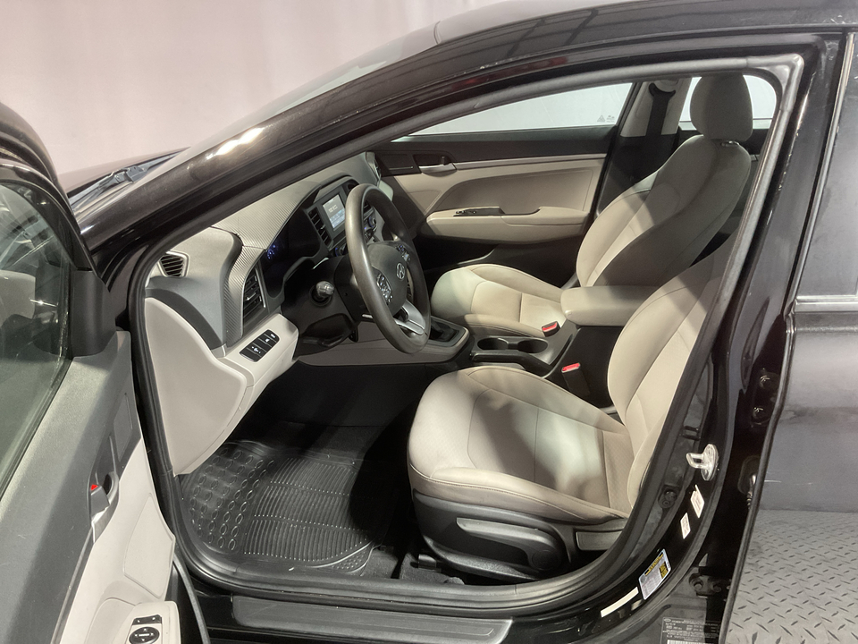 2020 Hyundai Elantra SE 6AT