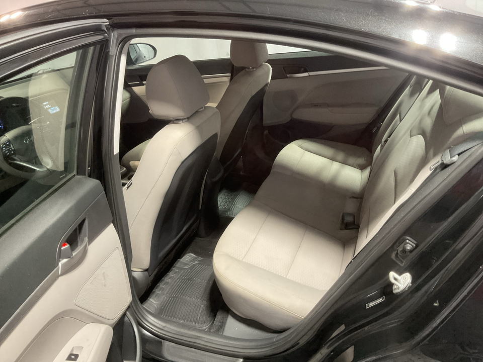 2020 Hyundai Elantra SE 6AT