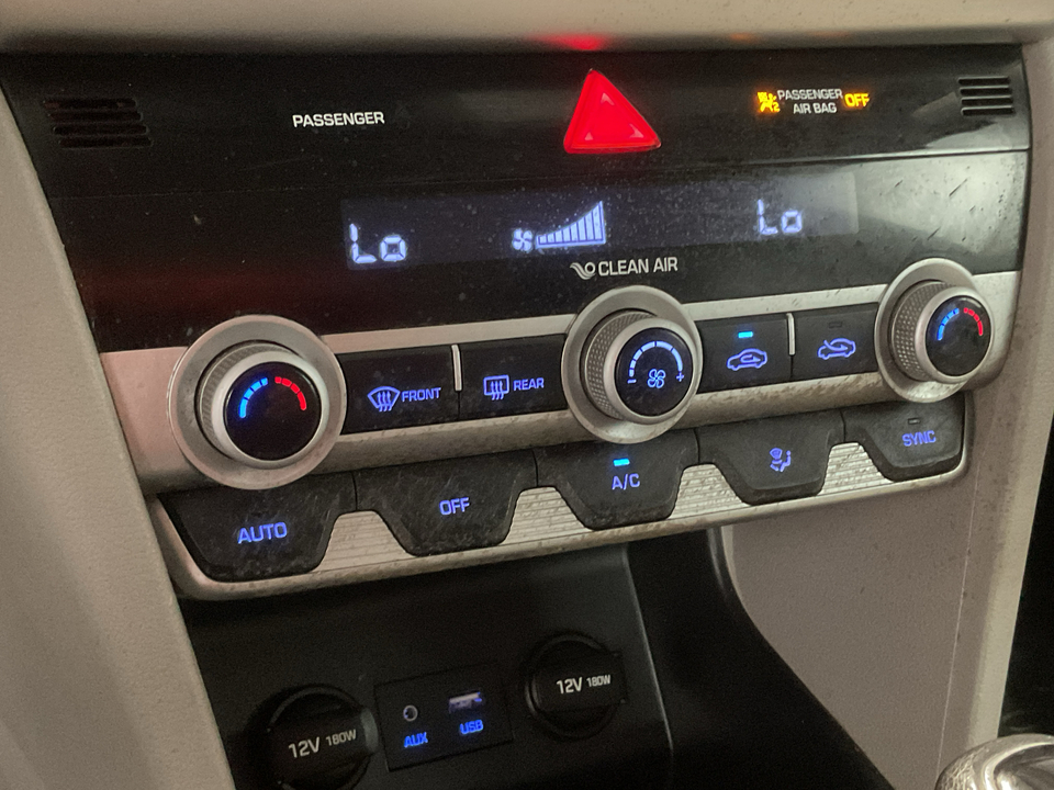 2020 Hyundai Elantra SE 6AT