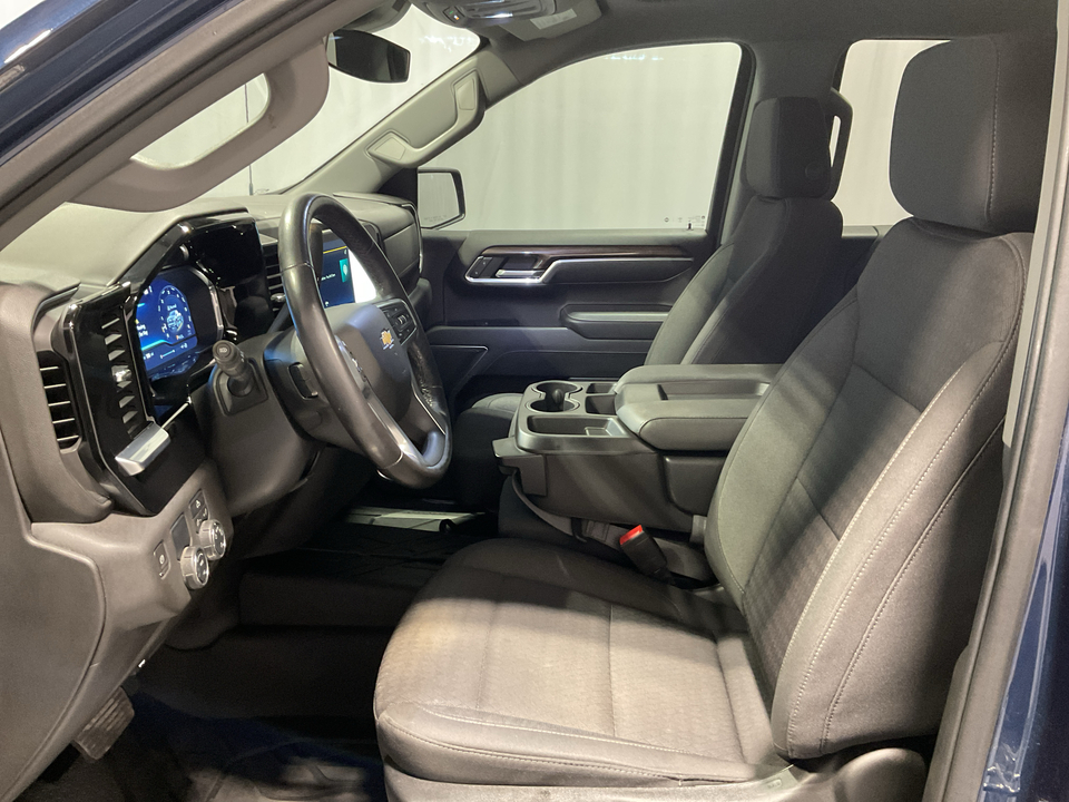 2022 Chevrolet Silverado 1500 LT Crew Cab 2WD