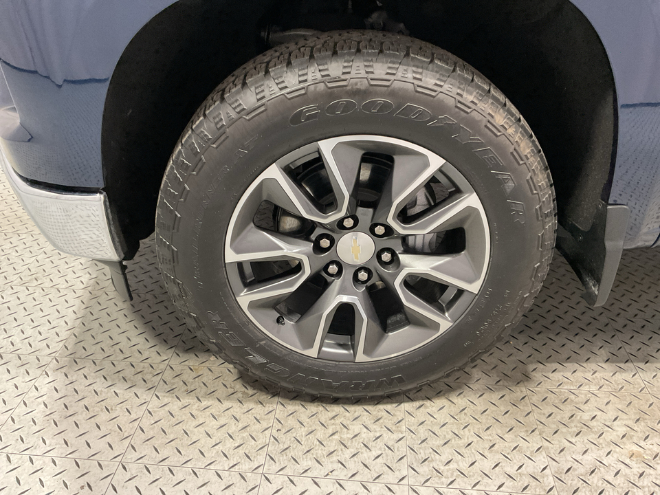 2022 Chevrolet Silverado 1500 LT Crew Cab 2WD