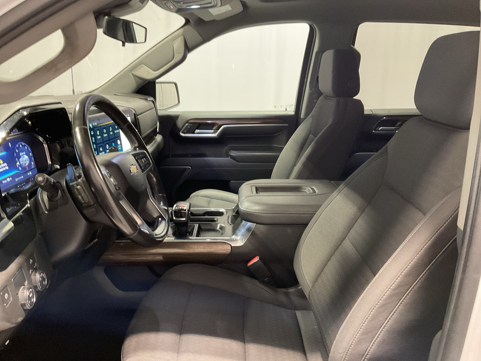 2022 Chevrolet Silverado 1500 LT Crew Cab 2WD