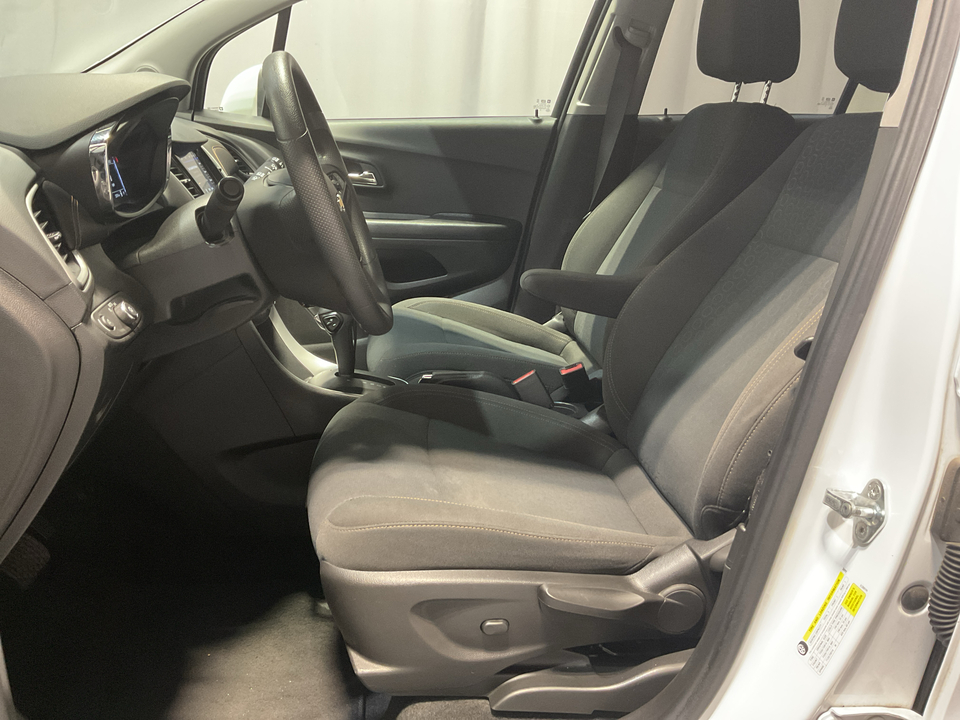 2022 Chevrolet Trax LS FWD