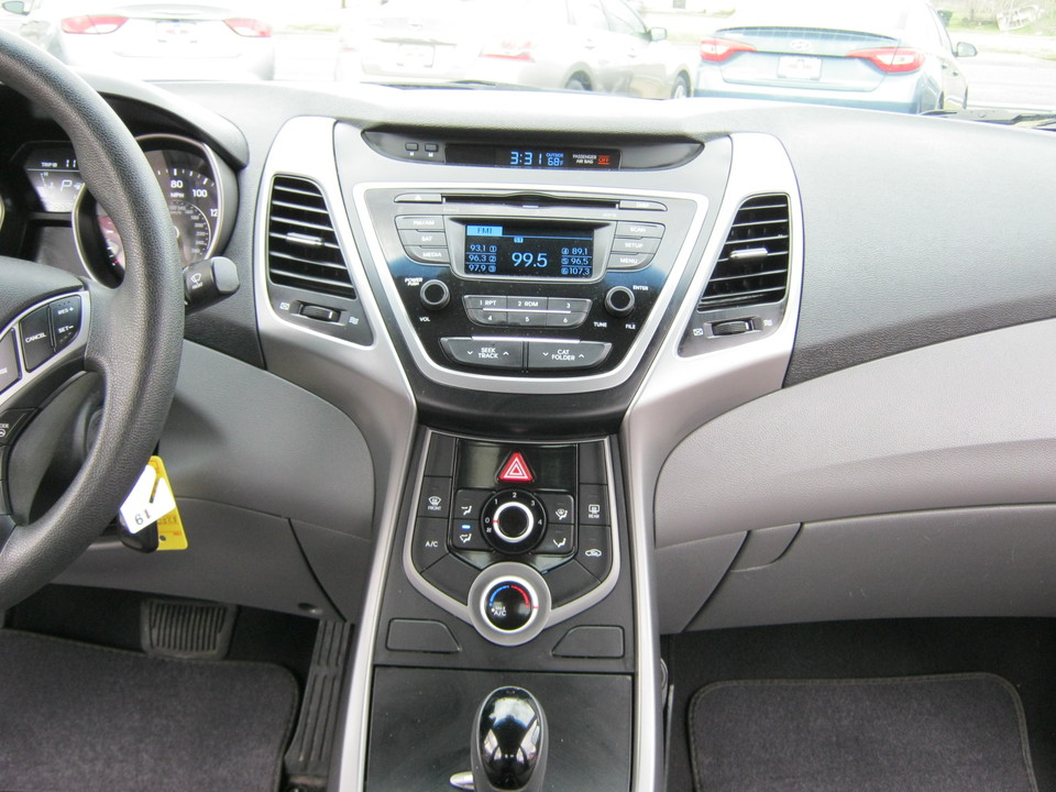 2015 Hyundai Elantra SE 6AT