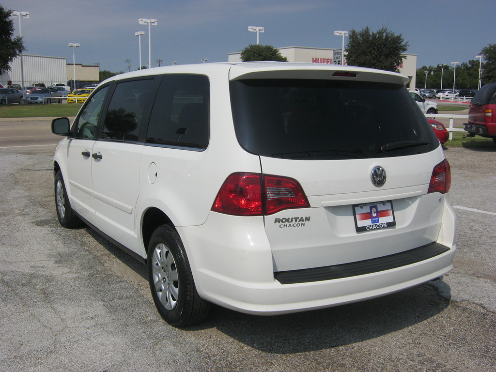 2009 Volkswagen Routan S