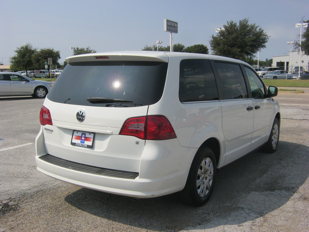 2009 Volkswagen Routan S