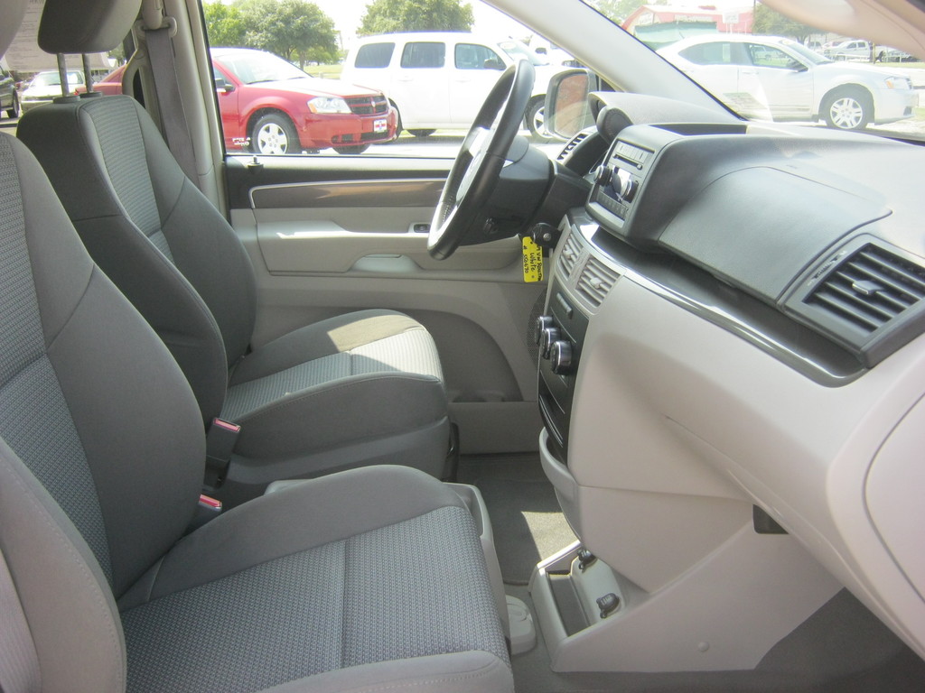 2009 Volkswagen Routan S