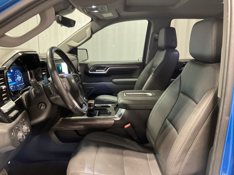 2022 Chevrolet Silverado 1500 LTZ Crew Cab 4WD