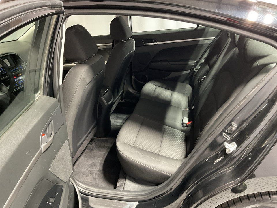2020 Hyundai Elantra SE 6AT