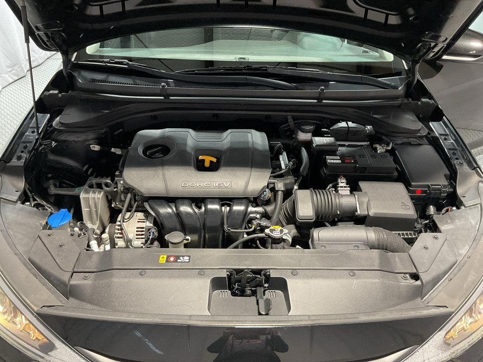 2020 Hyundai Elantra SE 6AT