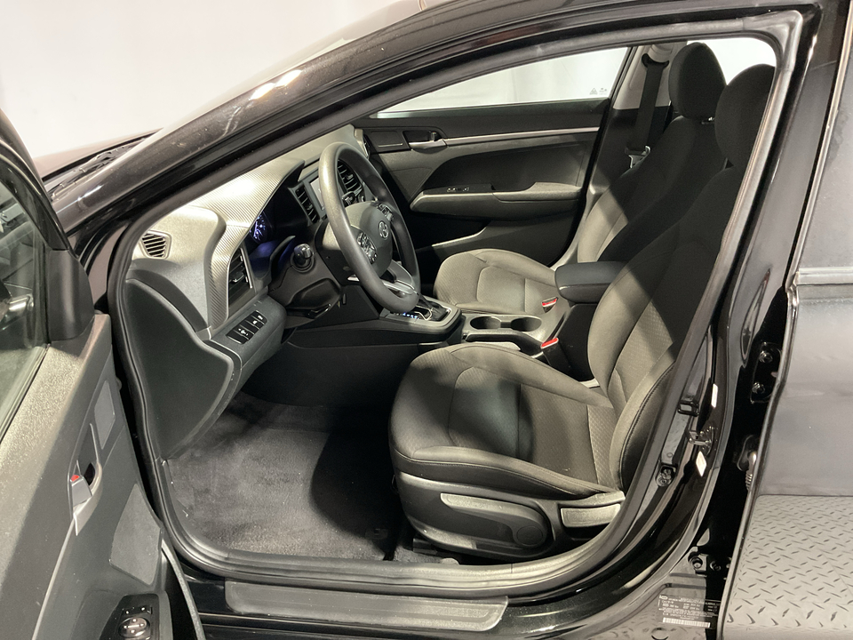 2020 Hyundai Elantra SE 6AT
