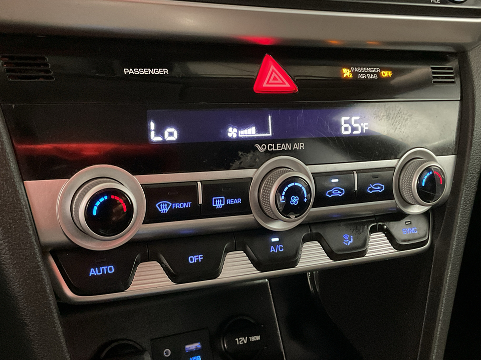 2020 Hyundai Elantra SE 6AT