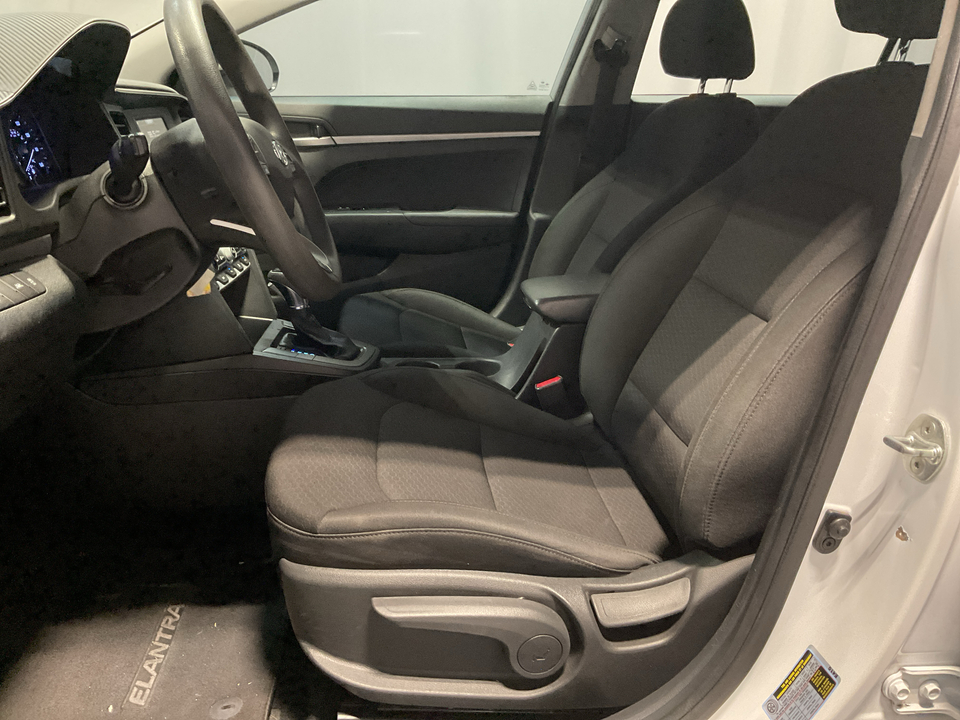 2020 Hyundai Elantra SE 6AT