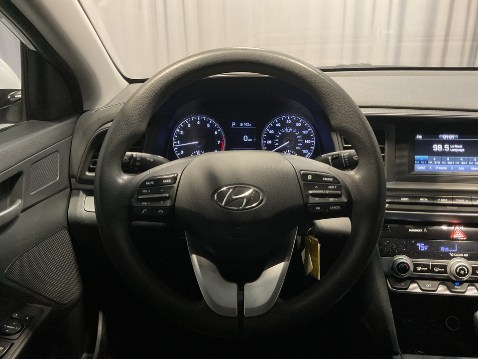 2020 Hyundai Elantra SE 6AT