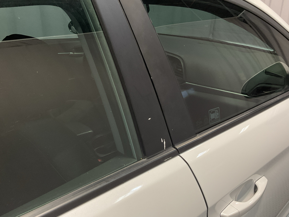 2020 Hyundai Elantra SE 6AT