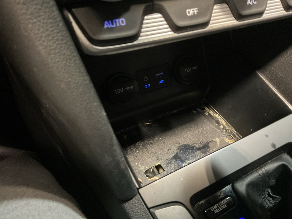 2020 Hyundai Elantra SE 6AT