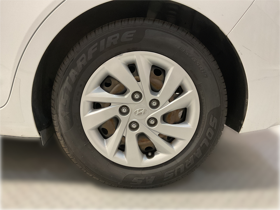 2020 Hyundai Elantra SE 6AT