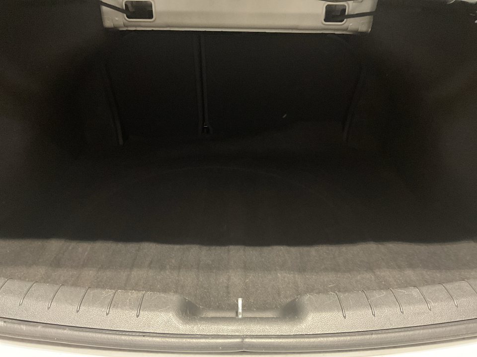 2020 Hyundai Elantra SE 6AT