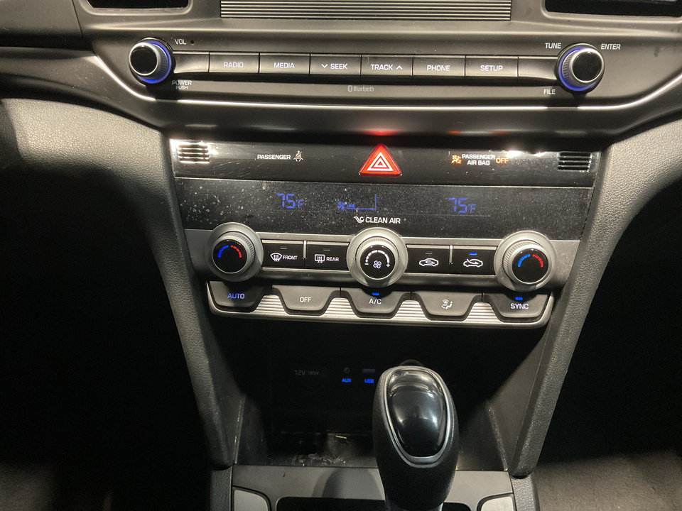 2020 Hyundai Elantra SE 6AT