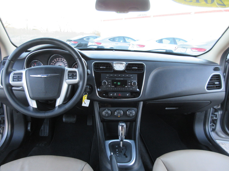 2013 Chrysler 200 Limited