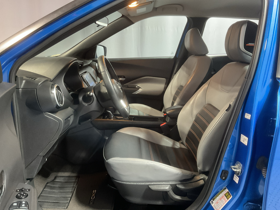 2023 Nissan Kicks SR