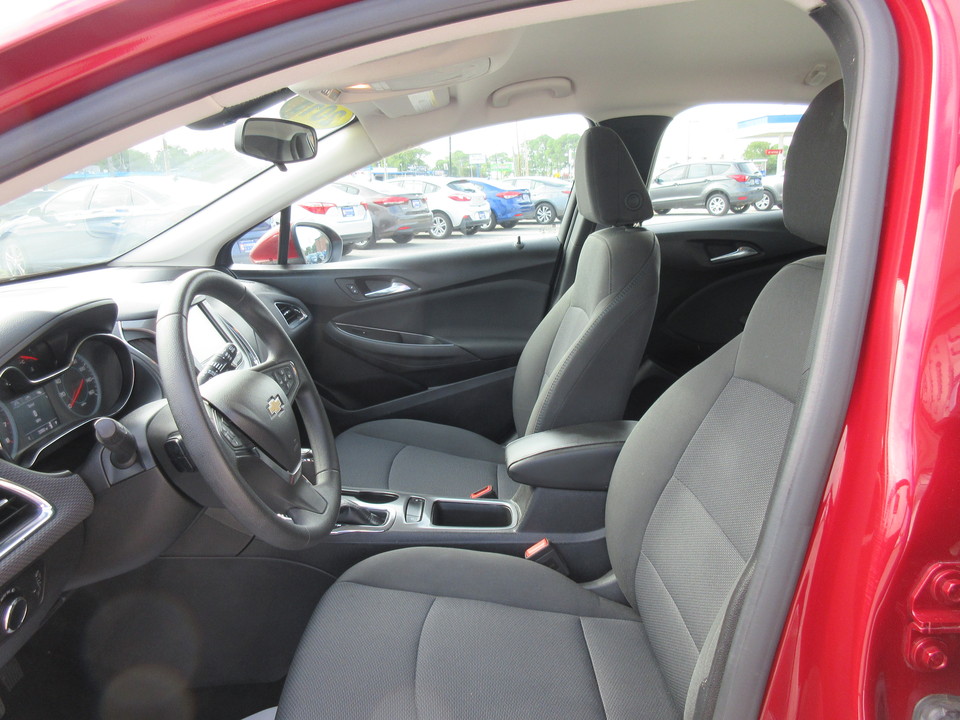 2017 Chevrolet Cruze LT Auto Hatchback