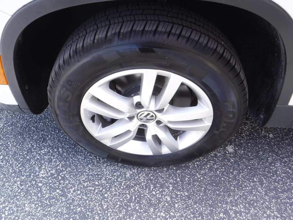 2016 Volkswagen Tiguan SE