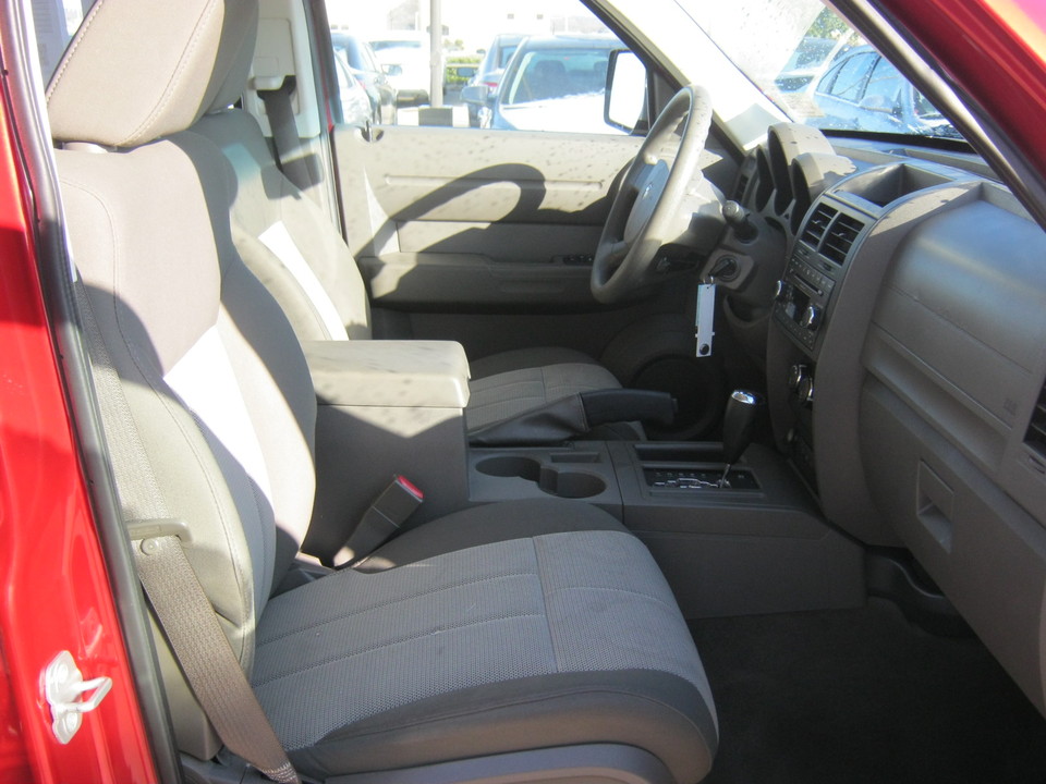 2007 Dodge Nitro SXT 2WD