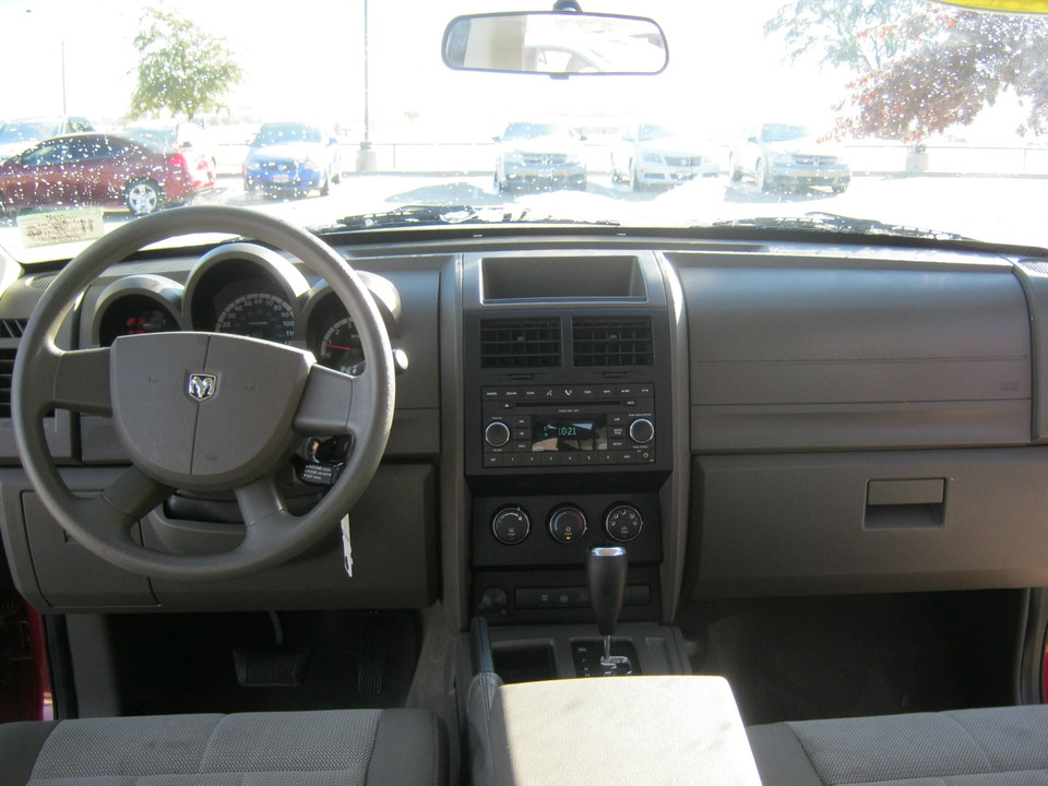 2007 Dodge Nitro SXT 2WD