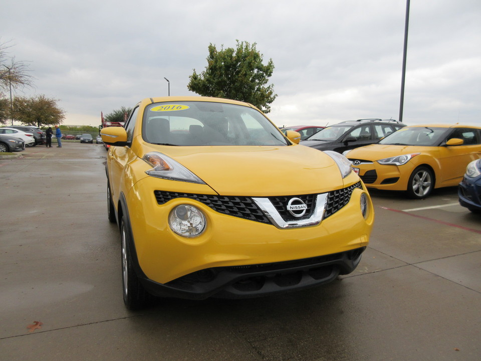 2016 Nissan Juke S FWD