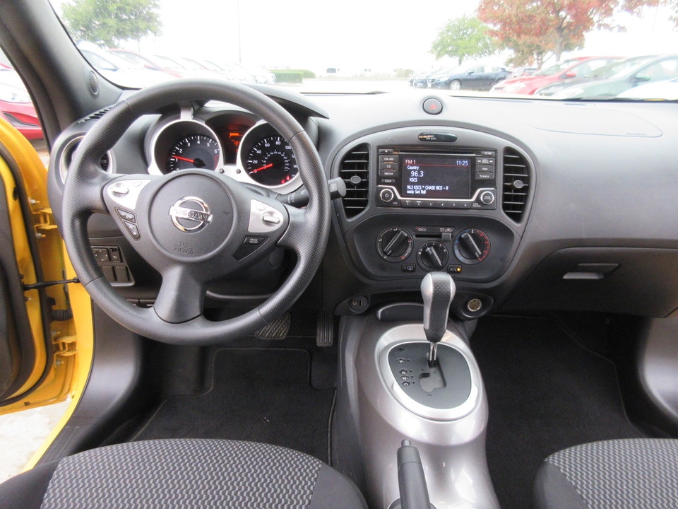 2016 Nissan Juke S FWD