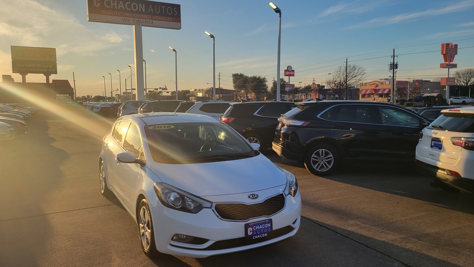 2016 Kia Forte 5-Door LX