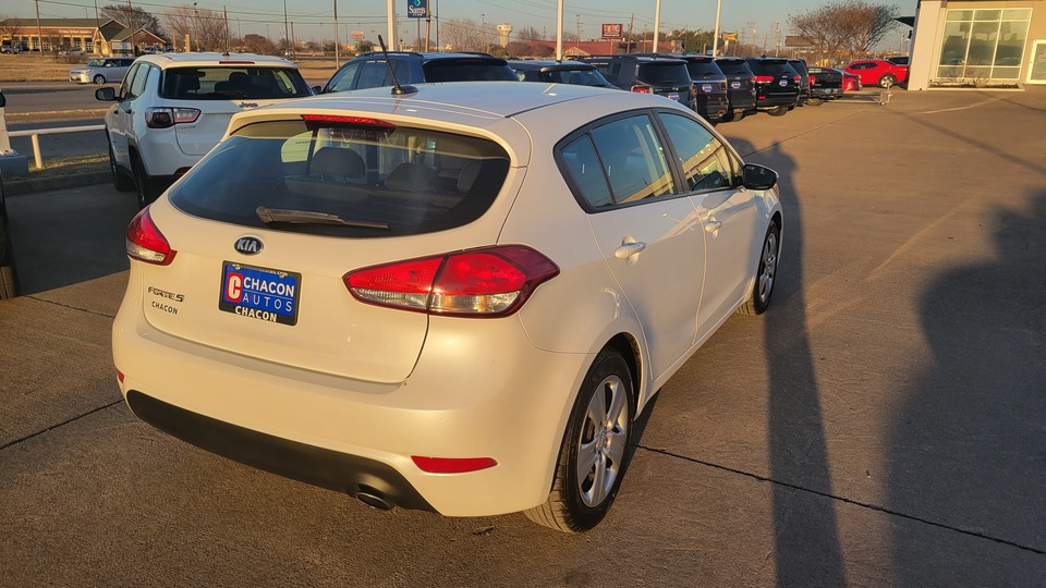 2016 Kia Forte 5-Door LX