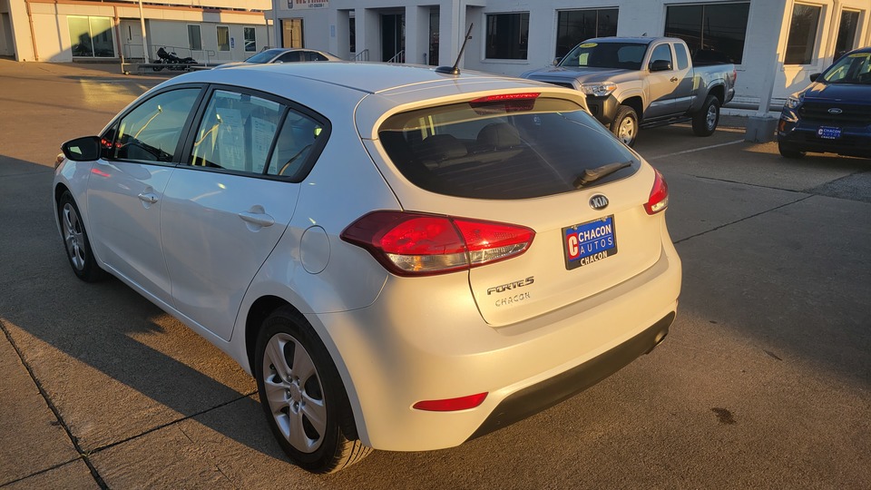 2016 Kia Forte 5-Door LX