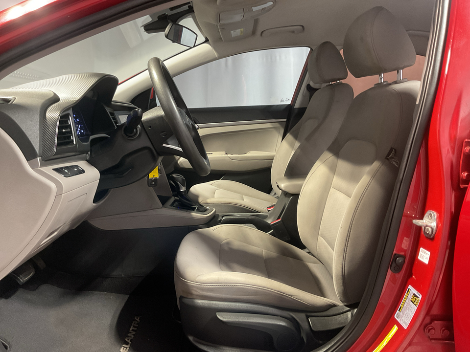 2020 Hyundai Elantra SE 6AT