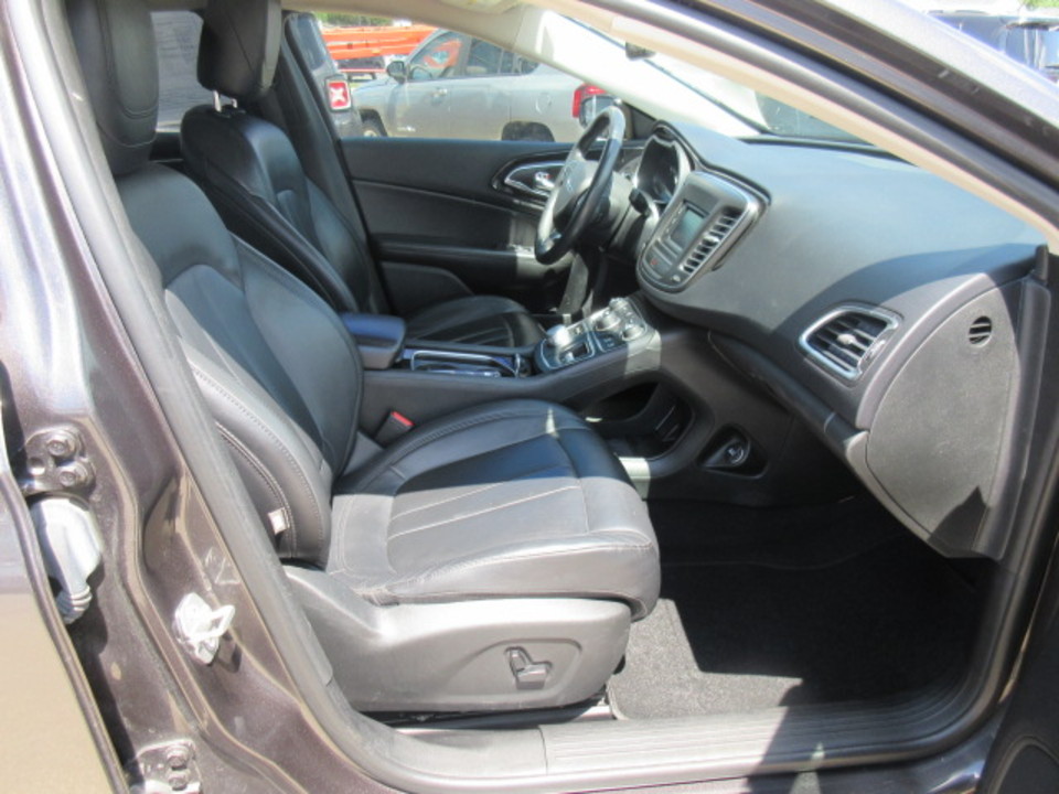 2015 Chrysler 200 C