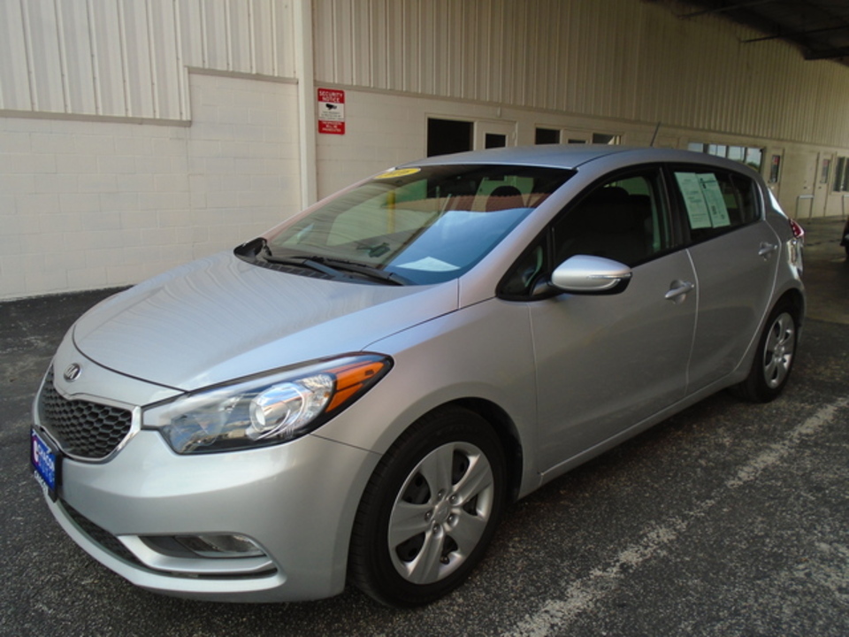 2016 Kia Forte 5-Door LX