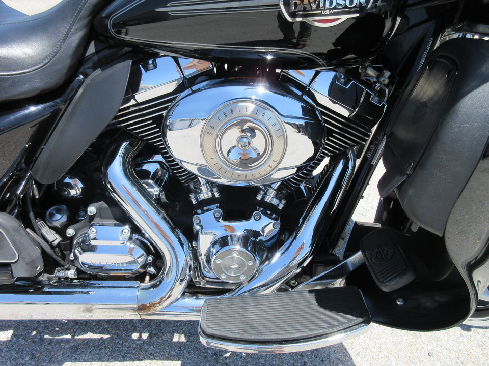 2010 Harley-Davidson FLHTCU -