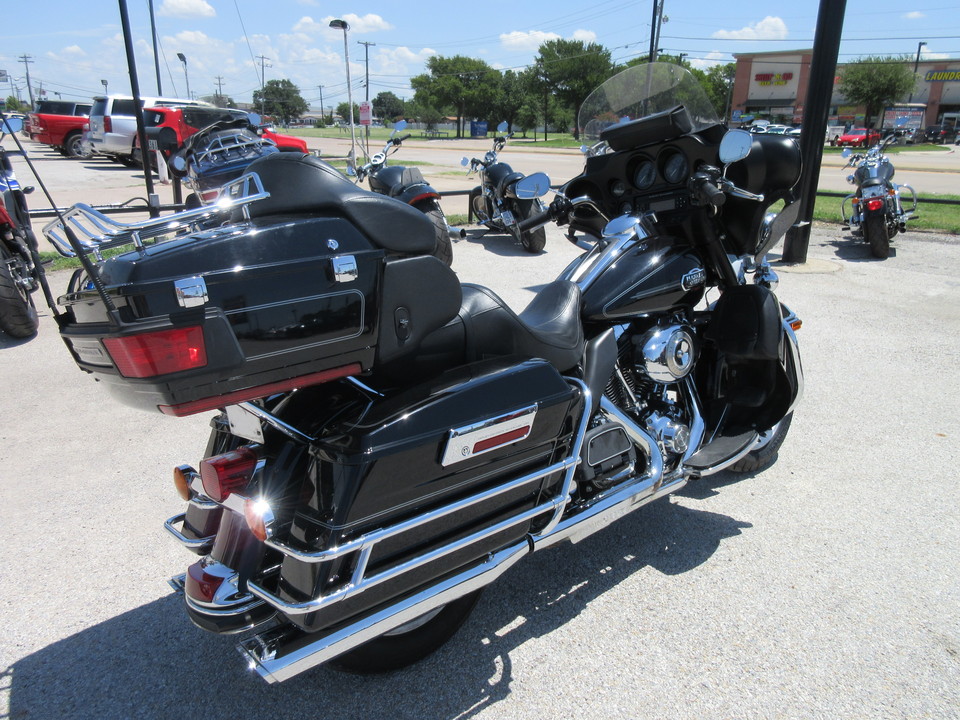 2010 Harley-Davidson FLHTCU -