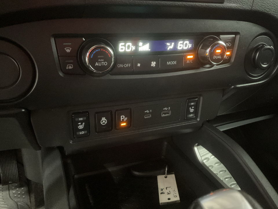 2022 Nissan Frontier SV Crew Cab 2WD