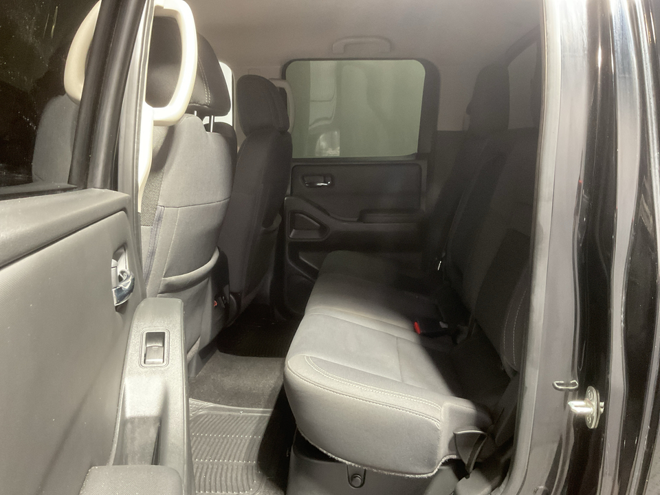 2022 Nissan Frontier SV Crew Cab 2WD