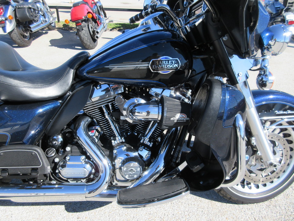 2013 Harley-Davidson FLHTCU -
