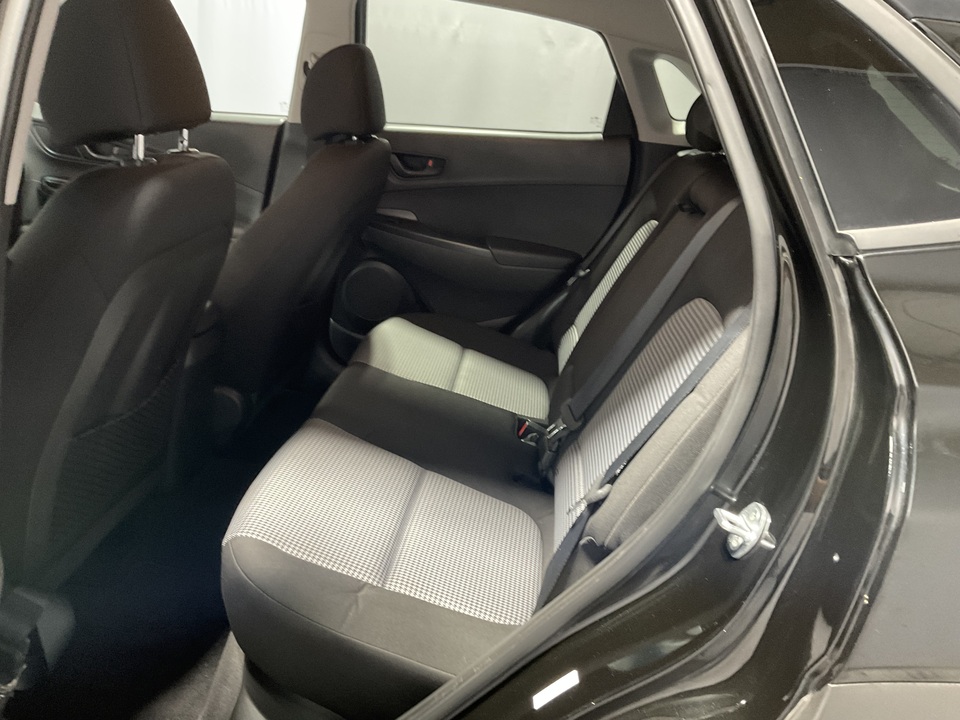 2021 Hyundai Kona SEL w/Contrast Roof