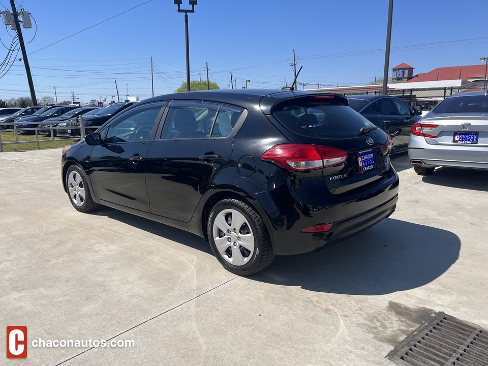 2016 Kia Forte 5-Door LX