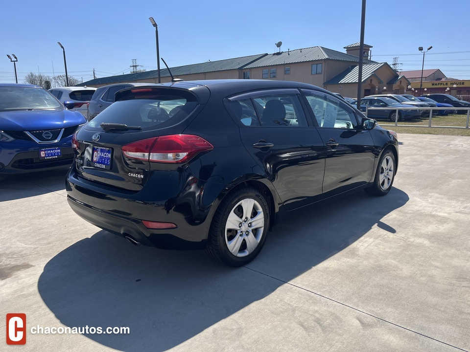2016 Kia Forte 5-Door LX